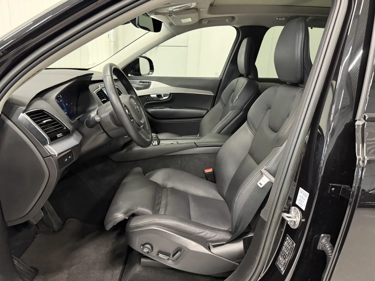 T8 Recharge AWD R-Design PANO/LUCHTVERING/TREKHAAK/SOH 98%/H&K/MEMORY/ZWART LEER/GOOGLE/CARPLAY/ACC/PILOT-ASSIST/20"/PRIVACY/VOLLEDIG VOLVO DEALER HISTORIE