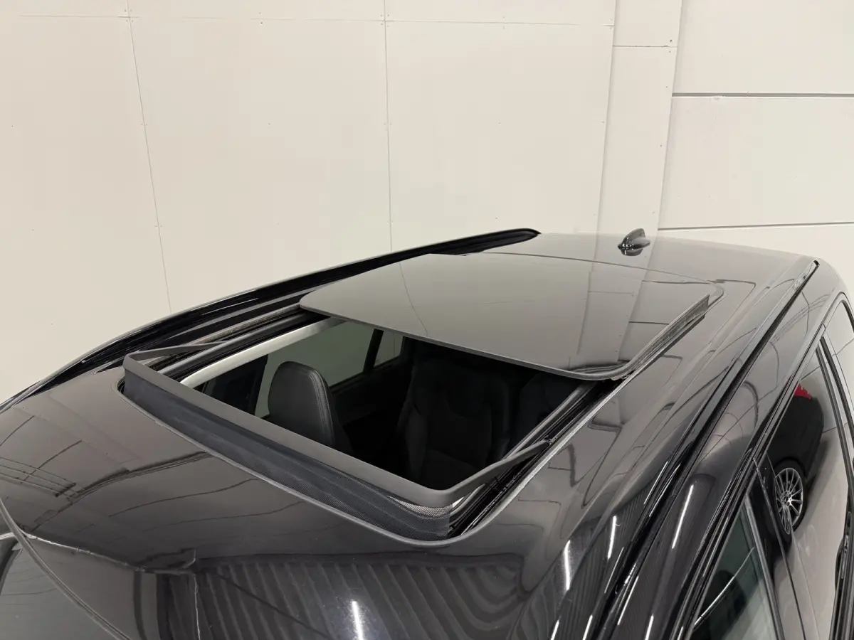 T8 Recharge AWD R-Design PANO/LUCHTVERING/TREKHAAK/SOH 98%/H&K/MEMORY/ZWART LEER/GOOGLE/CARPLAY/ACC/PILOT-ASSIST/20"/PRIVACY/VOLLEDIG VOLVO DEALER HISTORIE