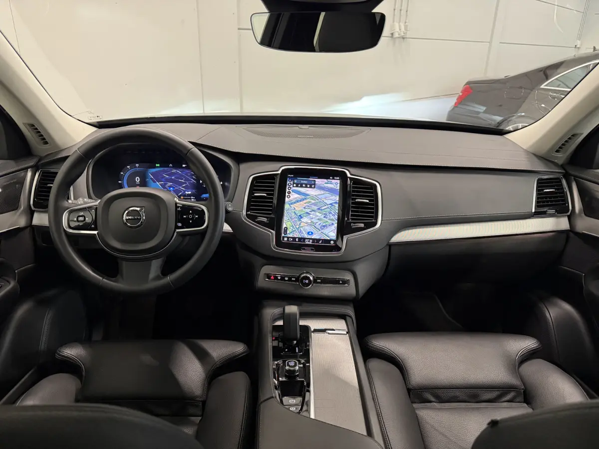 T8 Recharge AWD R-Design PANO/LUCHTVERING/TREKHAAK/SOH 98%/H&K/MEMORY/ZWART LEER/GOOGLE/CARPLAY/ACC/PILOT-ASSIST/20"/PRIVACY/VOLLEDIG VOLVO DEALER HISTORIE