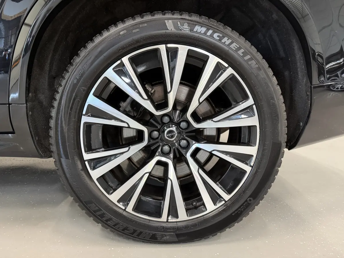 T8 Recharge AWD R-Design PANO/LUCHTVERING/TREKHAAK/SOH 98%/H&K/MEMORY/ZWART LEER/GOOGLE/CARPLAY/ACC/PILOT-ASSIST/20"/PRIVACY/VOLLEDIG VOLVO DEALER HISTORIE