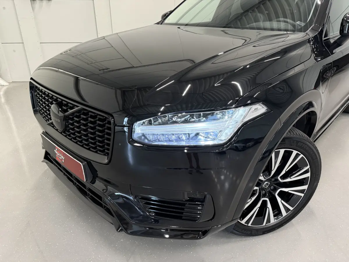 T8 Recharge AWD R-Design PANO/LUCHTVERING/TREKHAAK/SOH 98%/H&K/MEMORY/ZWART LEER/GOOGLE/CARPLAY/ACC/PILOT-ASSIST/20"/PRIVACY/VOLLEDIG VOLVO DEALER HISTORIE