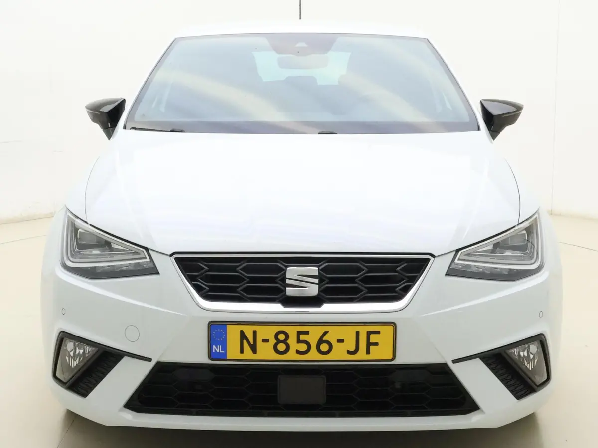 1.0 EcoTSI FR Business Intense | Half Leder | Beats Audio | Stoelverwarming | Camera | LED Koplampen | Apple Carplay / Android Auto | Virtual Cockpit |