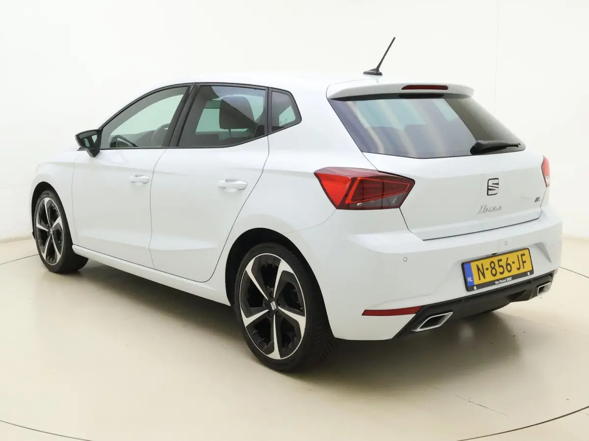 1.0 EcoTSI FR Business Intense | Half Leder | Beats Audio | Stoelverwarming | Camera | LED Koplampen | Apple Carplay / Android Auto | Virtual Cockpit |