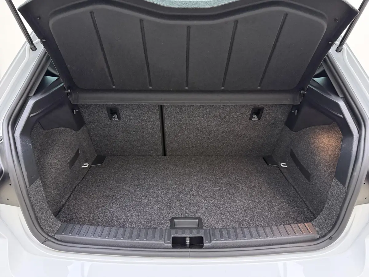 1.0 EcoTSI FR Business Intense | Half Leder | Beats Audio | Stoelverwarming | Camera | LED Koplampen | Apple Carplay / Android Auto | Virtual Cockpit |