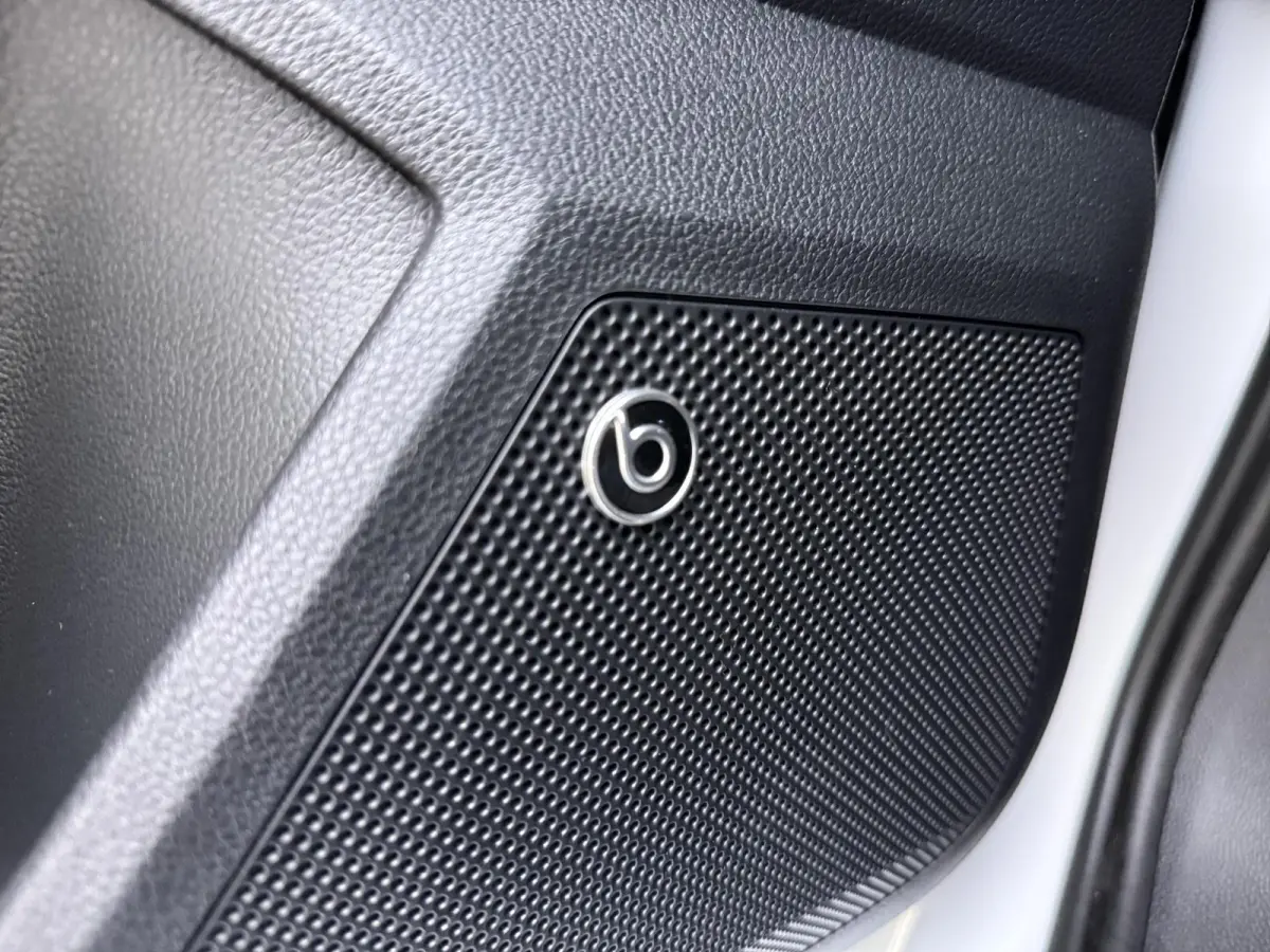1.0 EcoTSI FR Business Intense | Half Leder | Beats Audio | Stoelverwarming | Camera | LED Koplampen | Apple Carplay / Android Auto | Virtual Cockpit |
