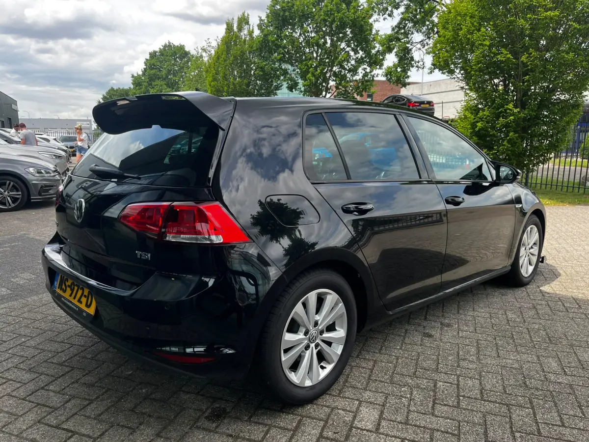 1.0 TSI Comfortline (Parkeersensoren, Goed Onderhouden, NL-Auto)