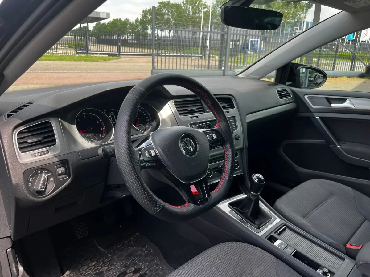 1.0 TSI Comfortline (Parkeersensoren, Goed Onderhouden, NL-Auto)