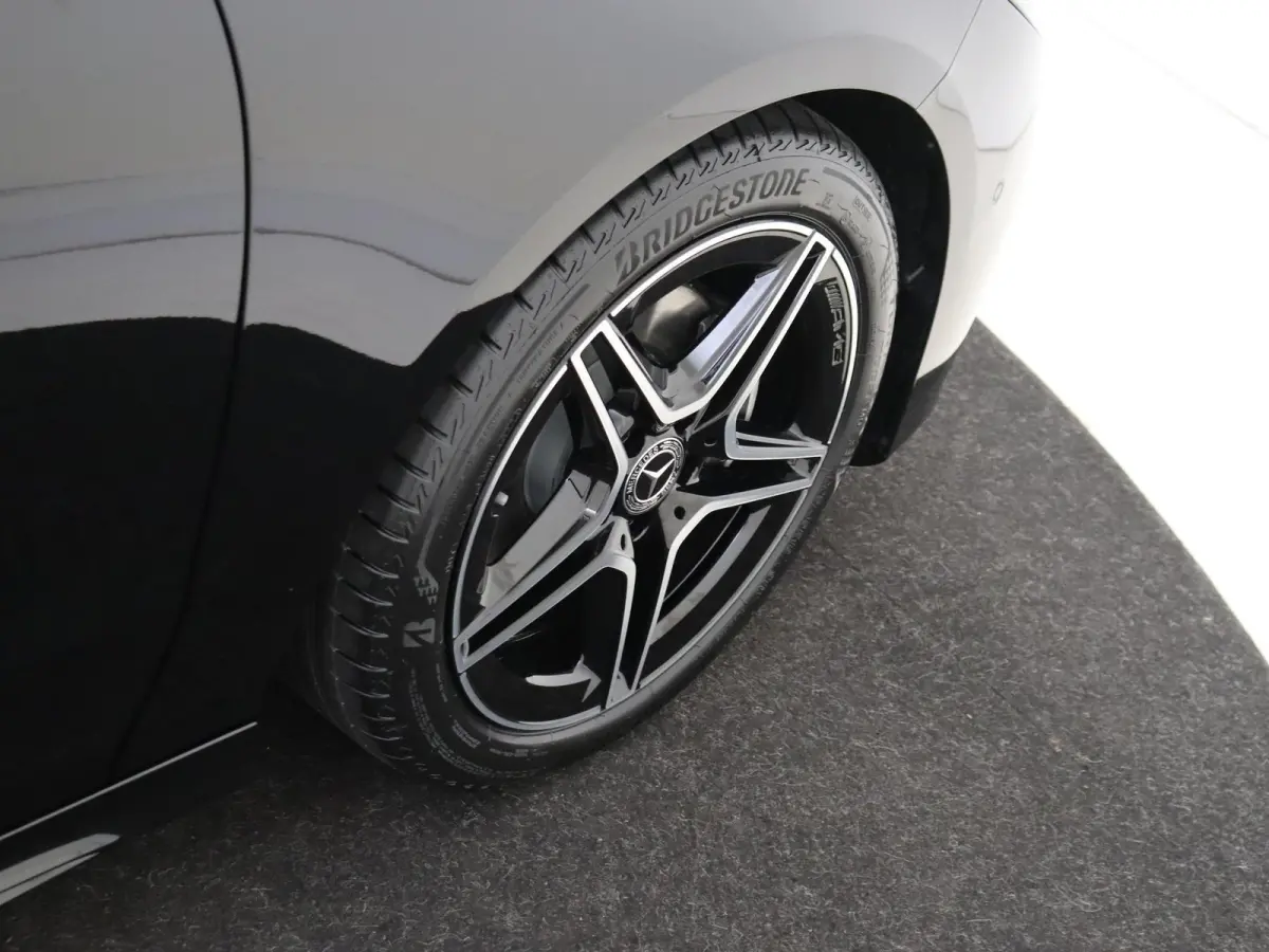 180 Star Edition AMG LIMITED / Nightpakket / Panoramaschuifdak / Smartphone-integratie / Dodehoekassistent / DISTRONIC/ Multibeam