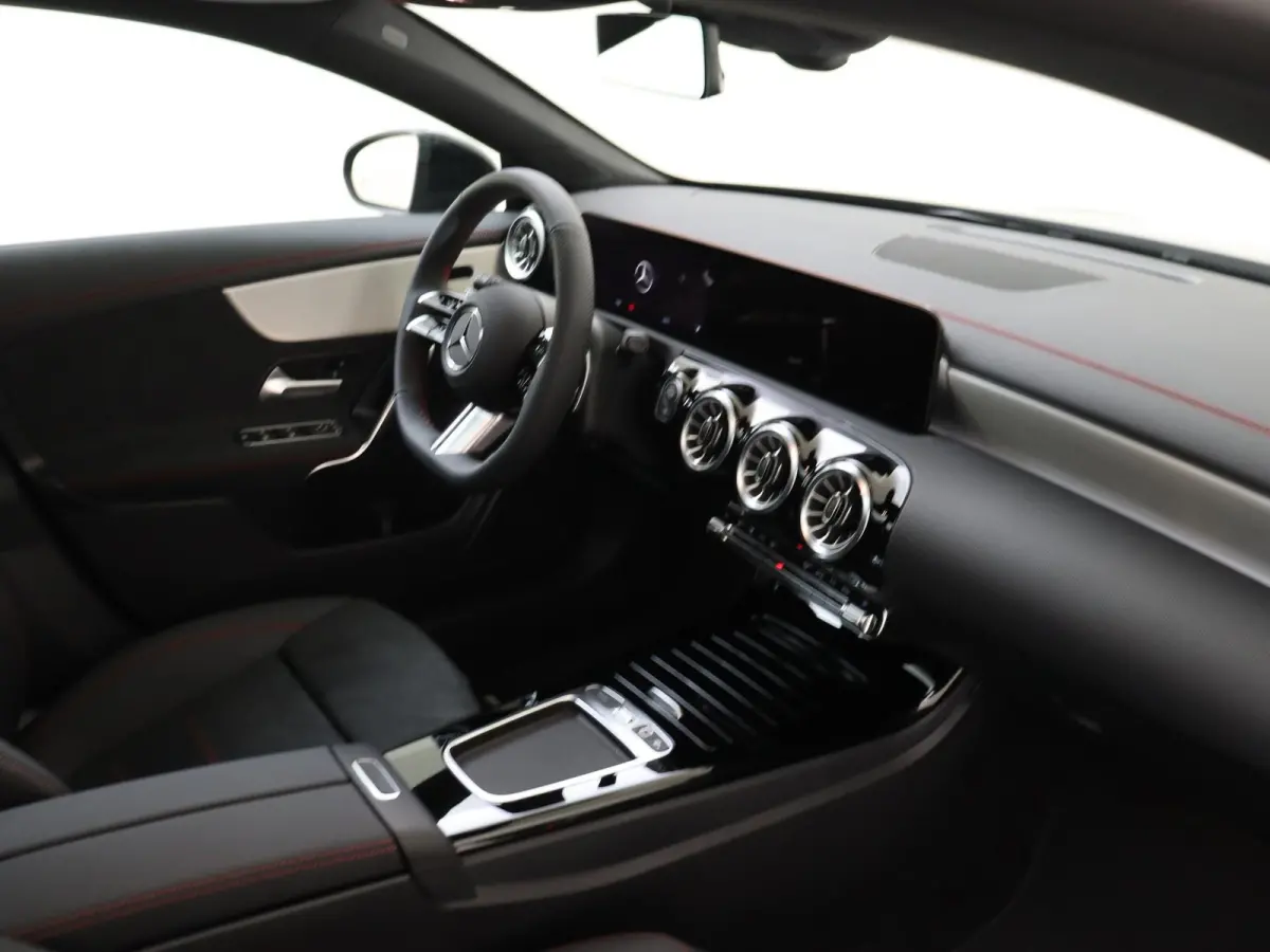 180 Star Edition AMG LIMITED / Nightpakket / Panoramaschuifdak / Smartphone-integratie / Dodehoekassistent / DISTRONIC/ Multibeam