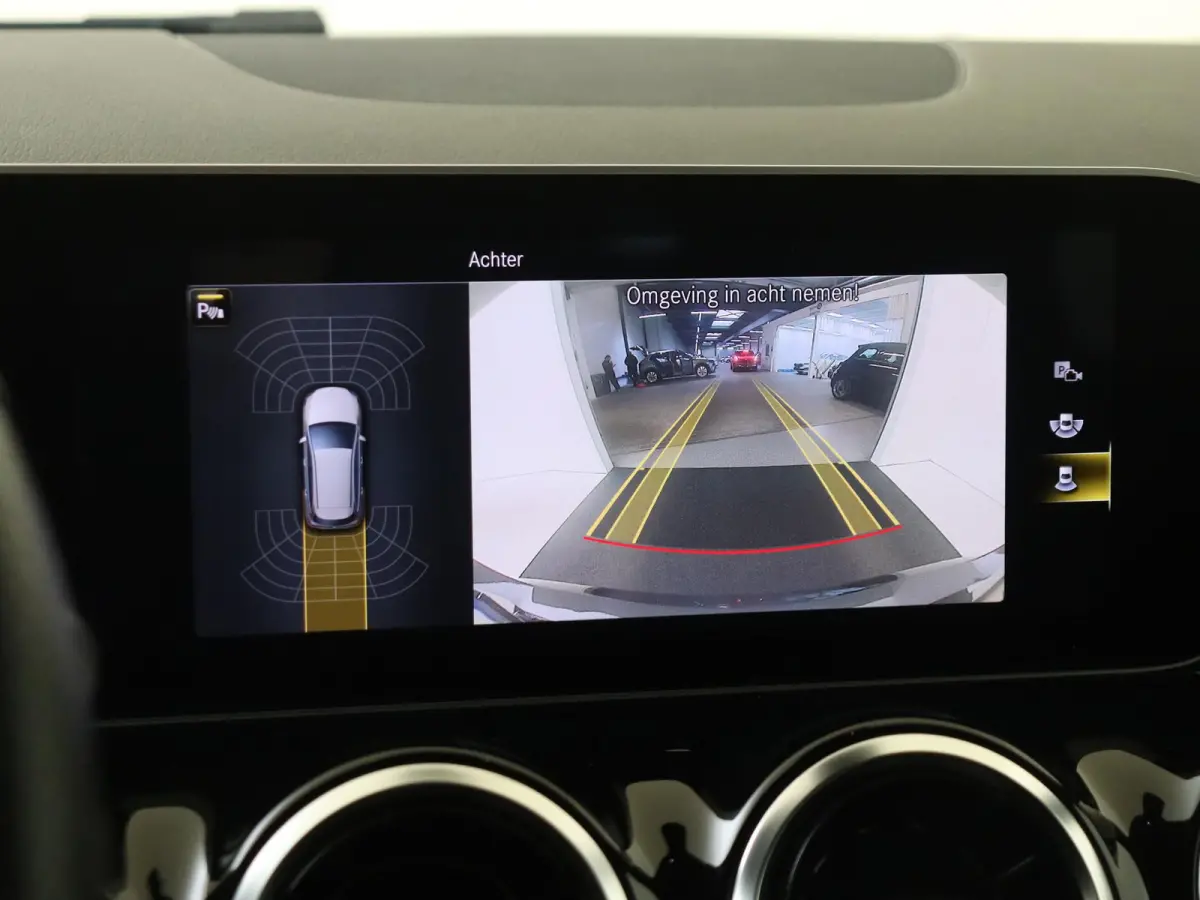180 Business Solution AMG Automaat / Parkeercamera / Navi / Elektr. Spiegels / Elektr. Kofferklep /
