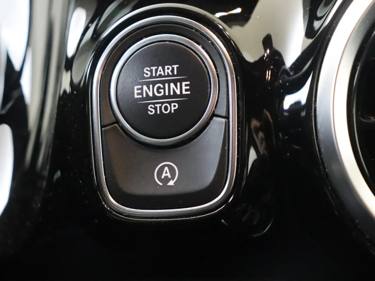 180 Business Solution AMG Automaat / Parkeercamera / Navi / Elektr. Spiegels / Elektr. Kofferklep /