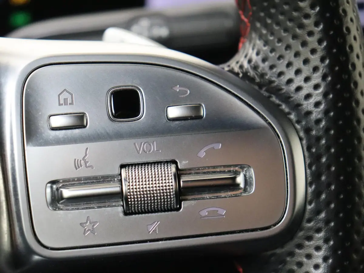 180 Business Solution AMG Automaat / Parkeercamera / Navi / Elektr. Spiegels / Elektr. Kofferklep /