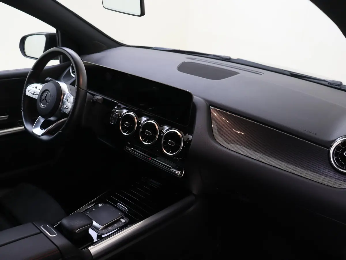 180 Business Solution AMG Automaat / Parkeercamera / Navi / Elektr. Spiegels / Elektr. Kofferklep /