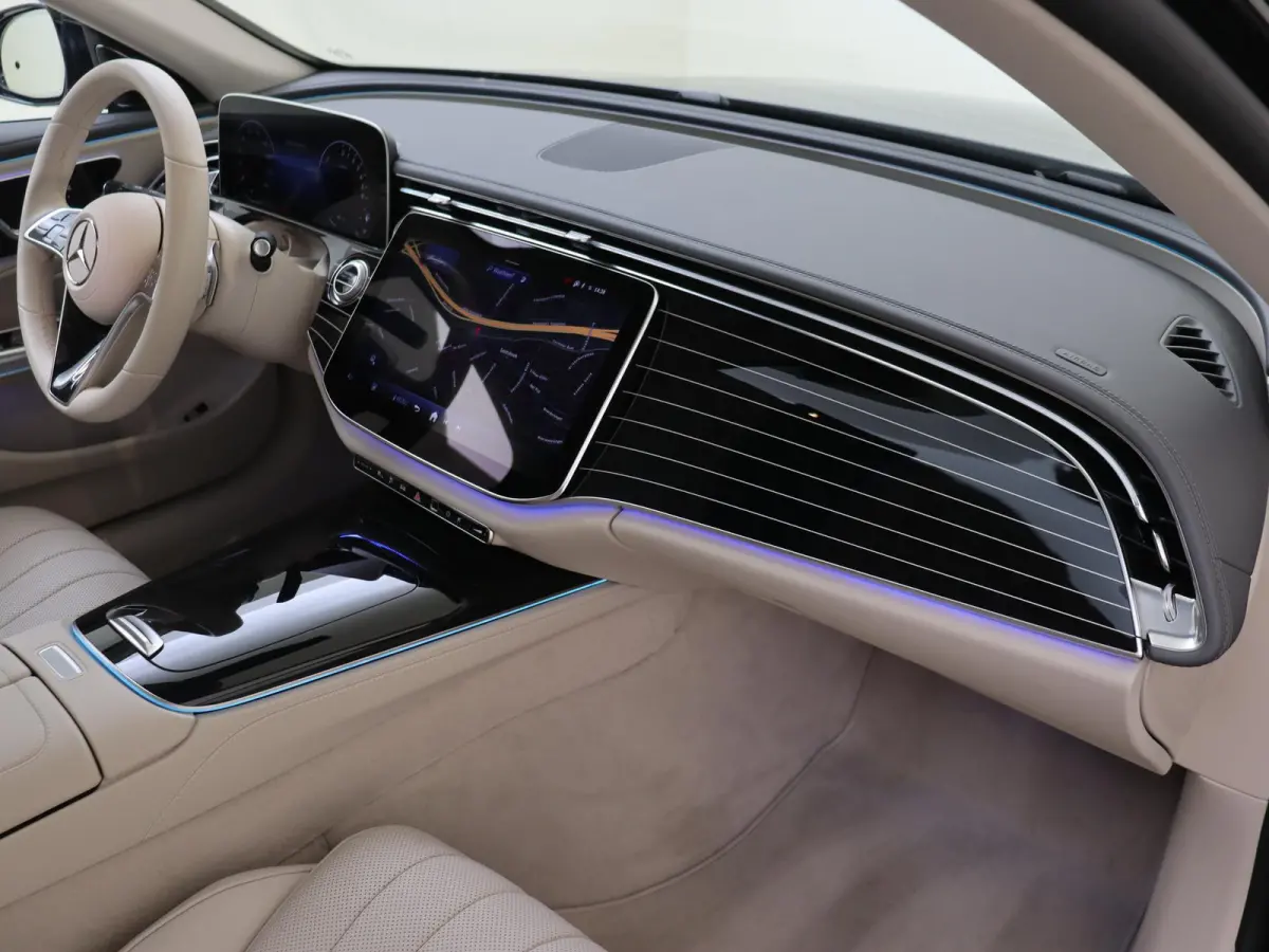 400 e 4MATIC Exclusive Line / Panoramadak/ AIRMATIC/ Achterasbesturing/ Burmester 4D/ 20 inch/ Beige leder
