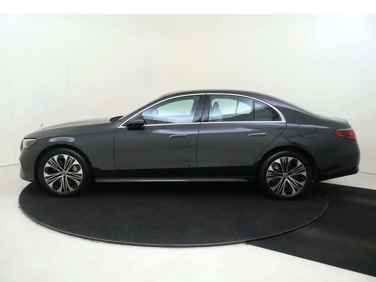 300 e Luxury Line /Memory stoelen /360 Camera /Keyless go /Augmented reality