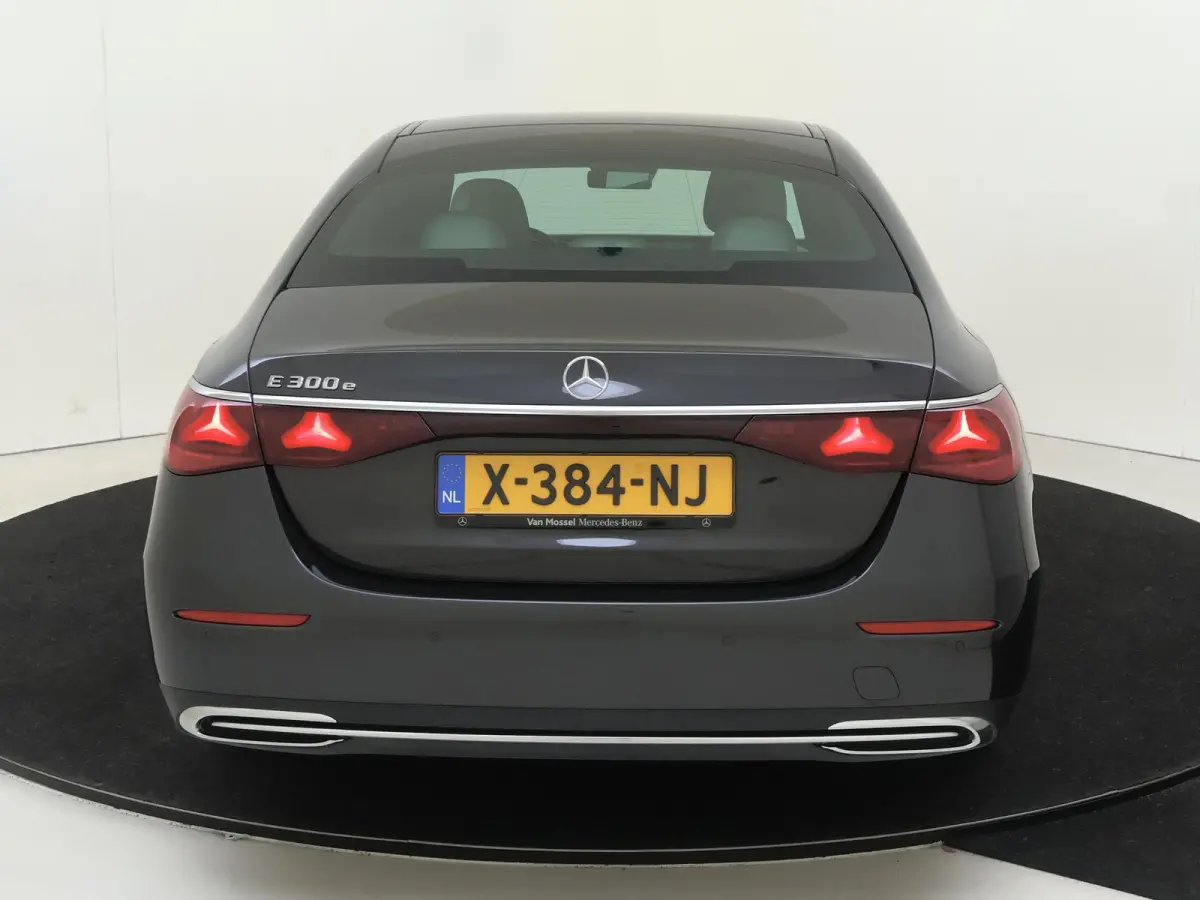 300 e Luxury Line /Memory stoelen /360 Camera /Keyless go /Augmented reality