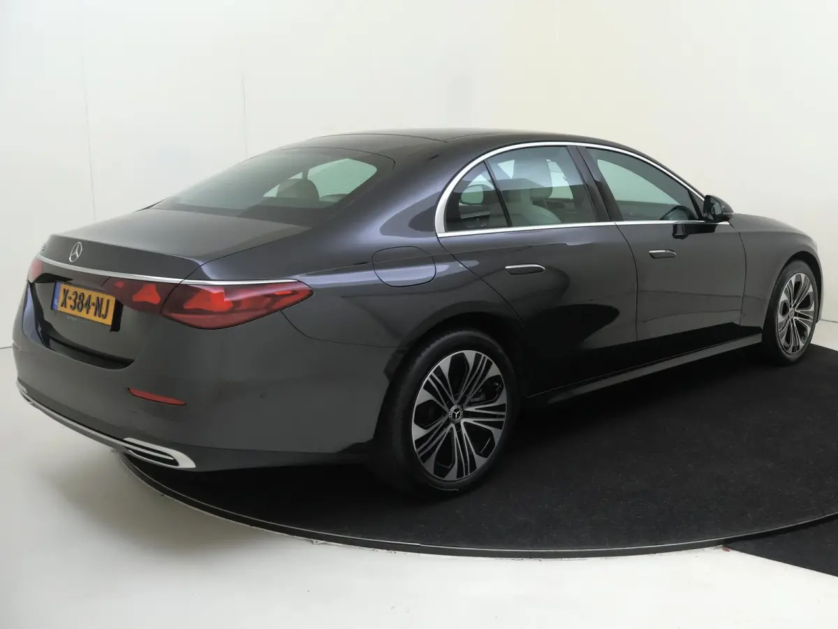 300 e Luxury Line /Memory stoelen /360 Camera /Keyless go /Augmented reality