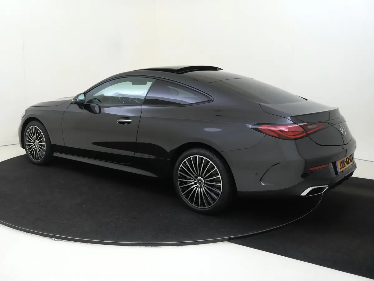 300 e AMG Line / Premium Plus/ Burmester/ Head Up/ Stoelverwarming- & Ventilatie/ Panoramadak/ 19 inch/ Beige interieur