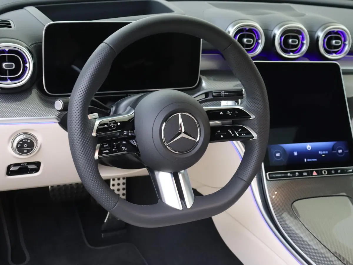 300 e AMG Line / Premium Plus/ Burmester/ Head Up/ Stoelverwarming- & Ventilatie/ Panoramadak/ 19 inch/ Beige interieur