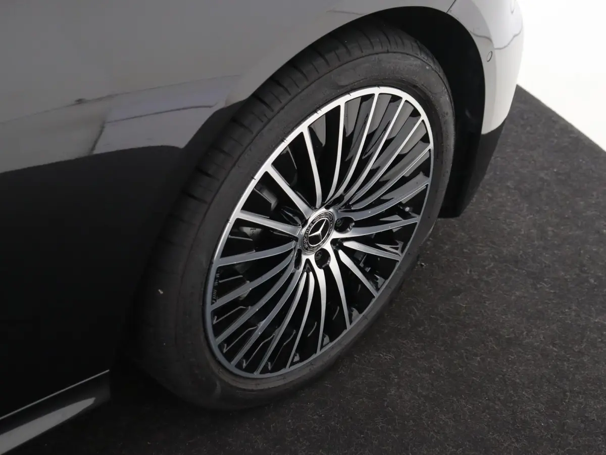 300 e AMG Line / Premium Plus/ Burmester/ Head Up/ Stoelverwarming- & Ventilatie/ Panoramadak/ 19 inch/ Beige interieur
