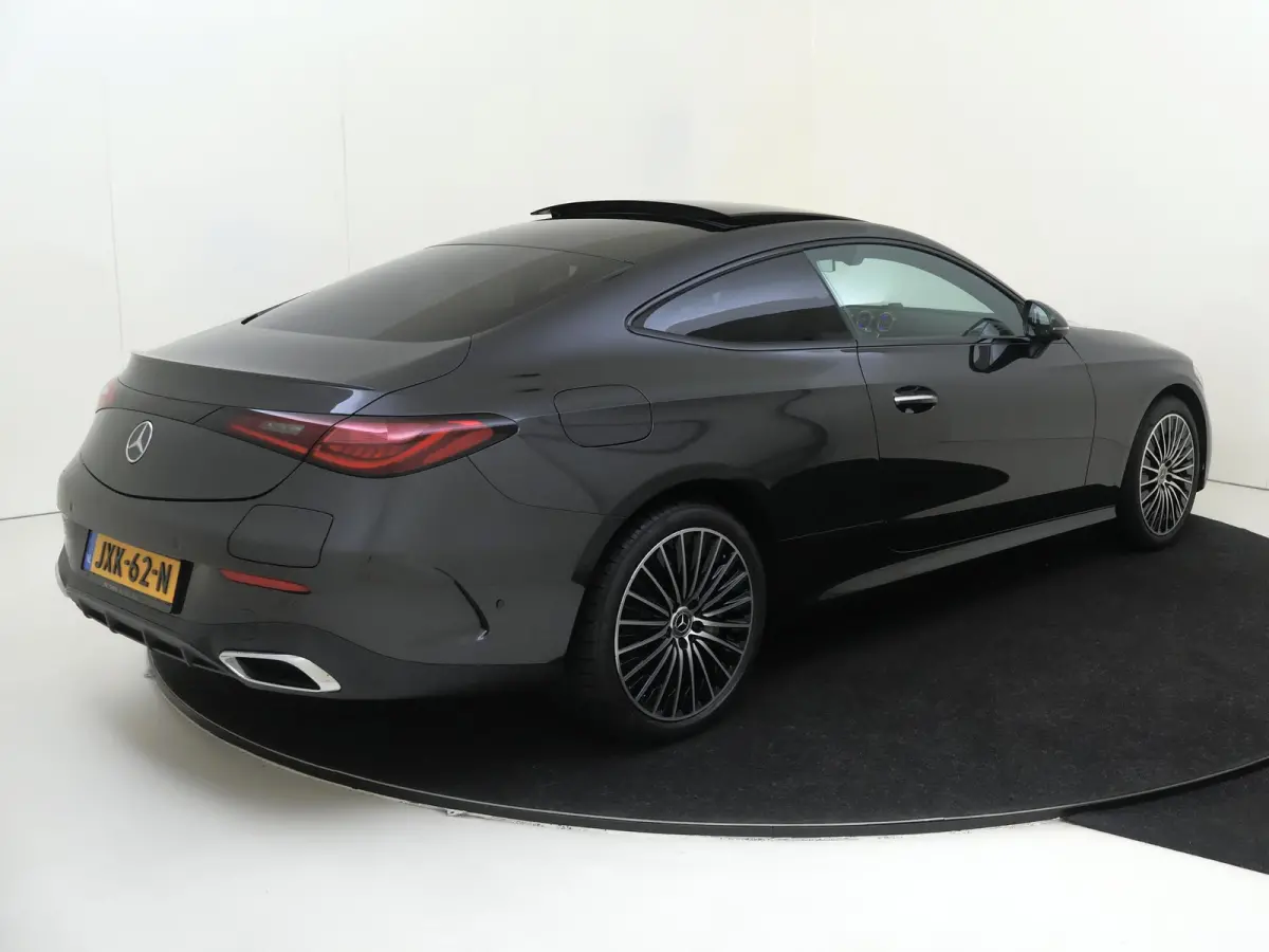 300 e AMG Line / Premium Plus/ Burmester/ Head Up/ Stoelverwarming- & Ventilatie/ Panoramadak/ 19 inch/ Beige interieur