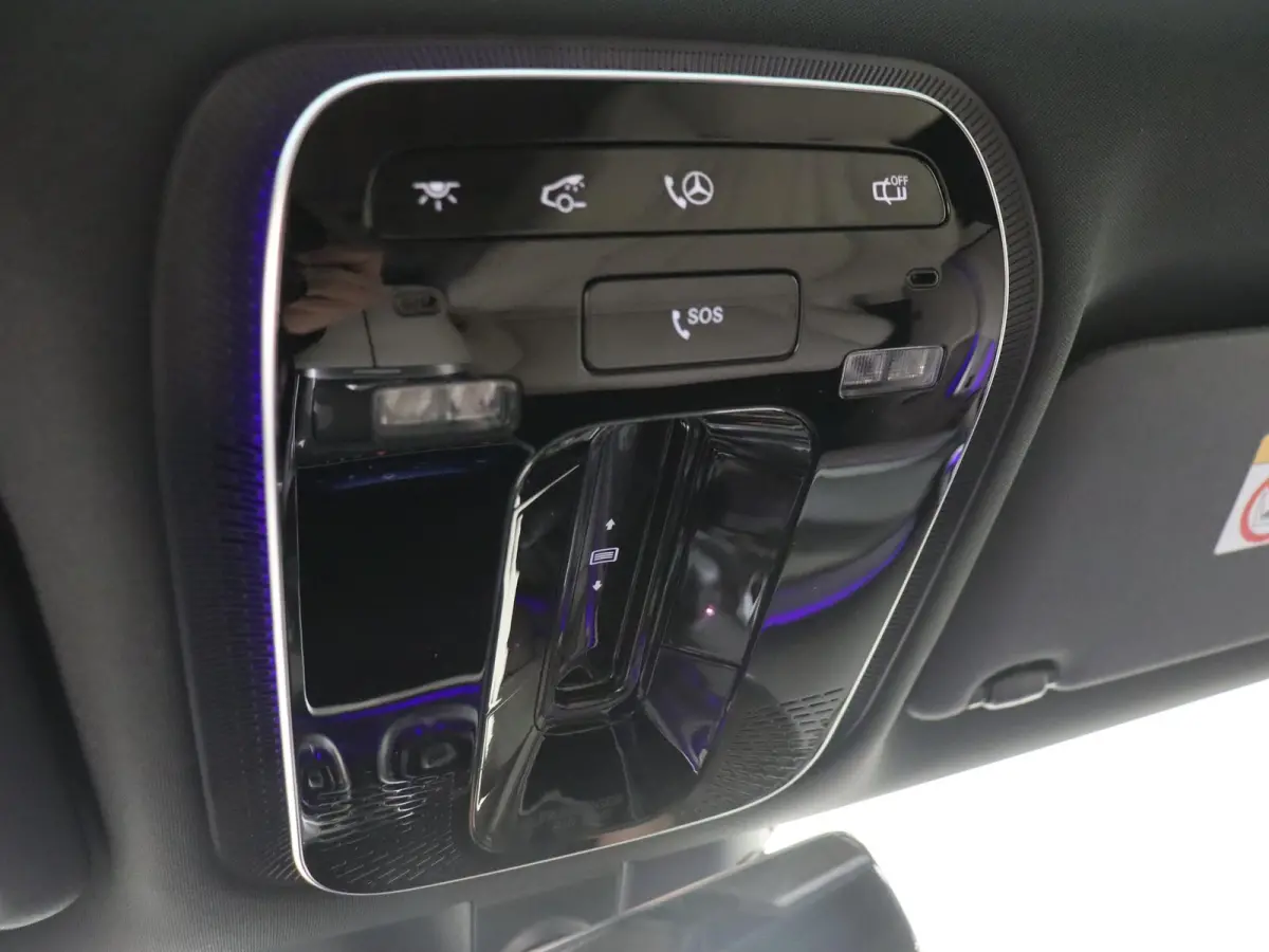 300 e AMG Line / Premium Plus/ Burmester/ Head Up/ Stoelverwarming- & Ventilatie/ Panoramadak/ 19 inch/ Beige interieur