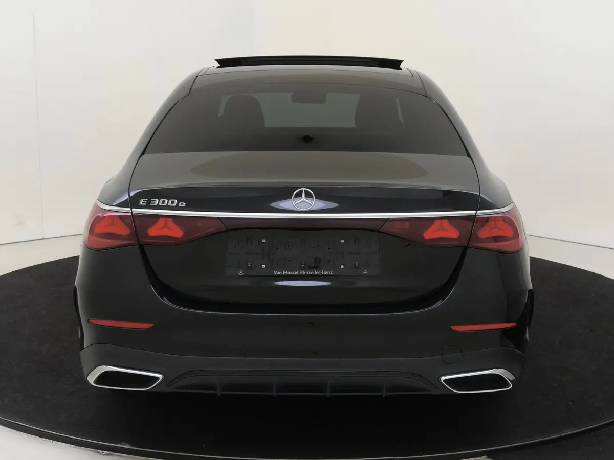 300 e AMG Line / Panoramadak/ 20 inch/ Night/ SUPERSCREEN/ Burmester 4D/ Digital Light/ Beige interieur