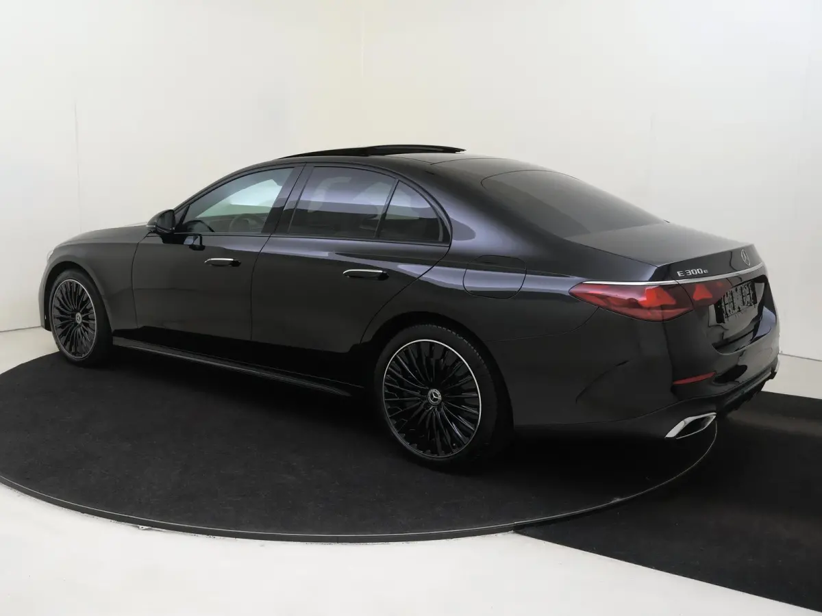 300 e AMG Line / Panoramadak/ 20 inch/ Night/ SUPERSCREEN/ Burmester 4D/ Digital Light/ Beige interieur