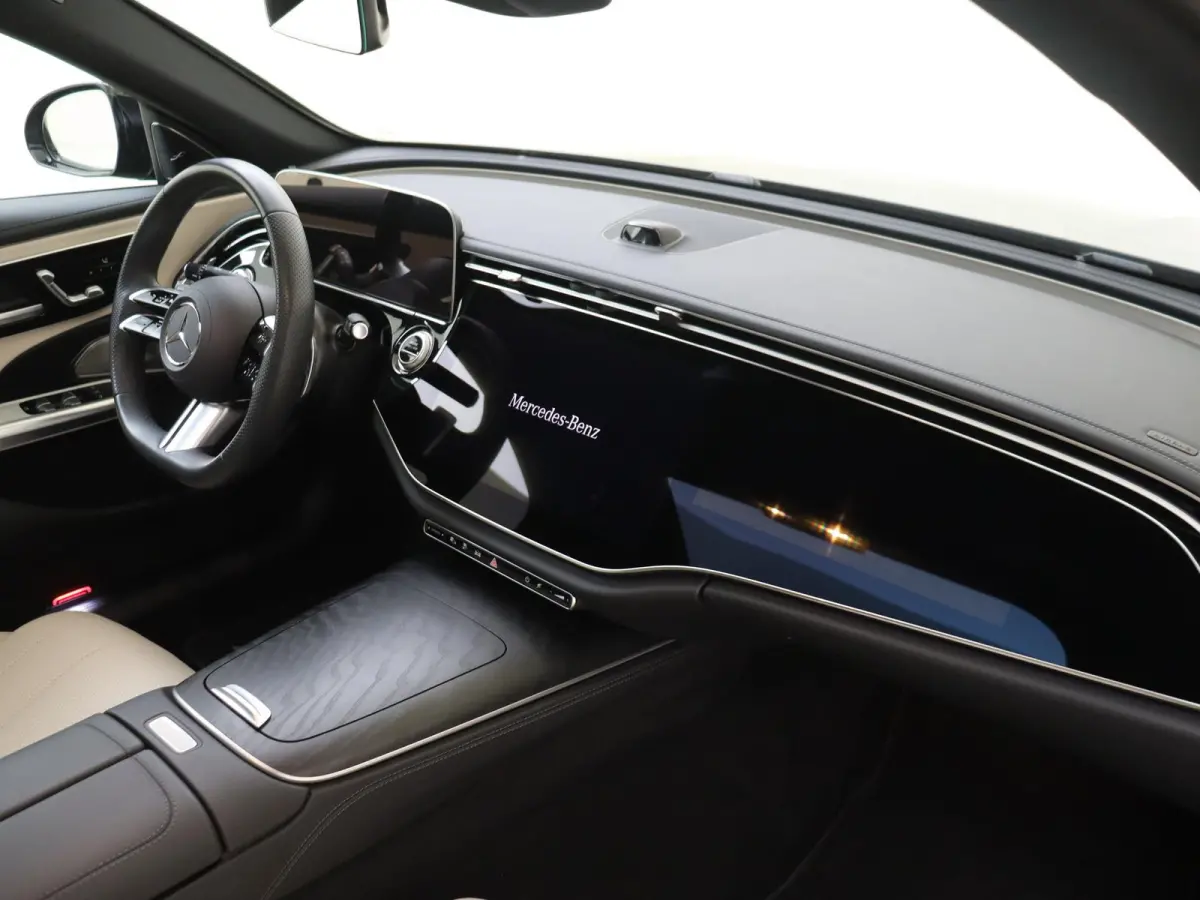300 e AMG Line / Panoramadak/ 20 inch/ Night/ SUPERSCREEN/ Burmester 4D/ Digital Light/ Beige interieur