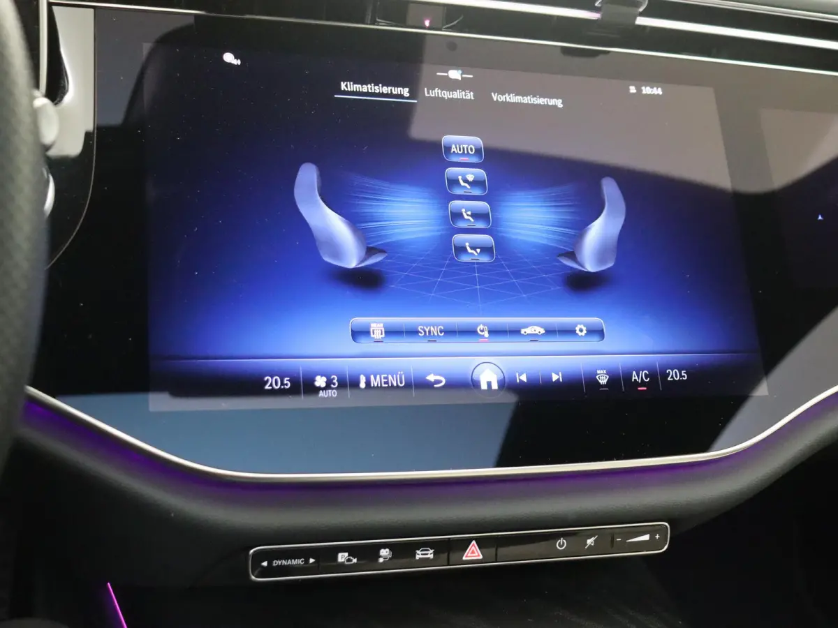 300 e AMG Line / Panoramadak/ 20 inch/ Night/ SUPERSCREEN/ Burmester 4D/ Digital Light/ Beige interieur