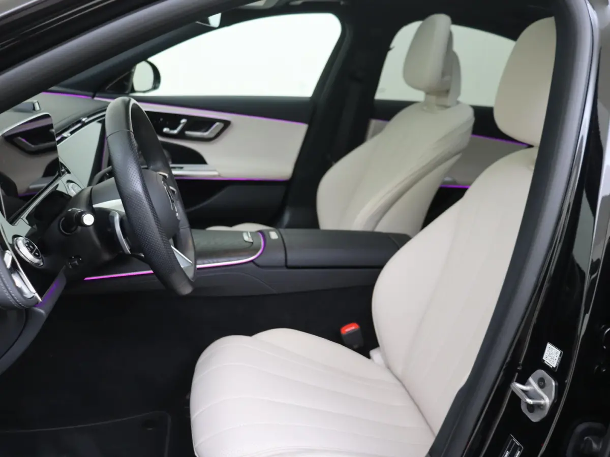 300 e AMG Line / Panoramadak/ 20 inch/ Night/ SUPERSCREEN/ Burmester 4D/ Digital Light/ Beige interieur