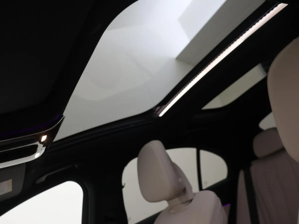 300 e AMG Line / Panoramadak/ 20 inch/ Night/ SUPERSCREEN/ Burmester 4D/ Digital Light/ Beige interieur