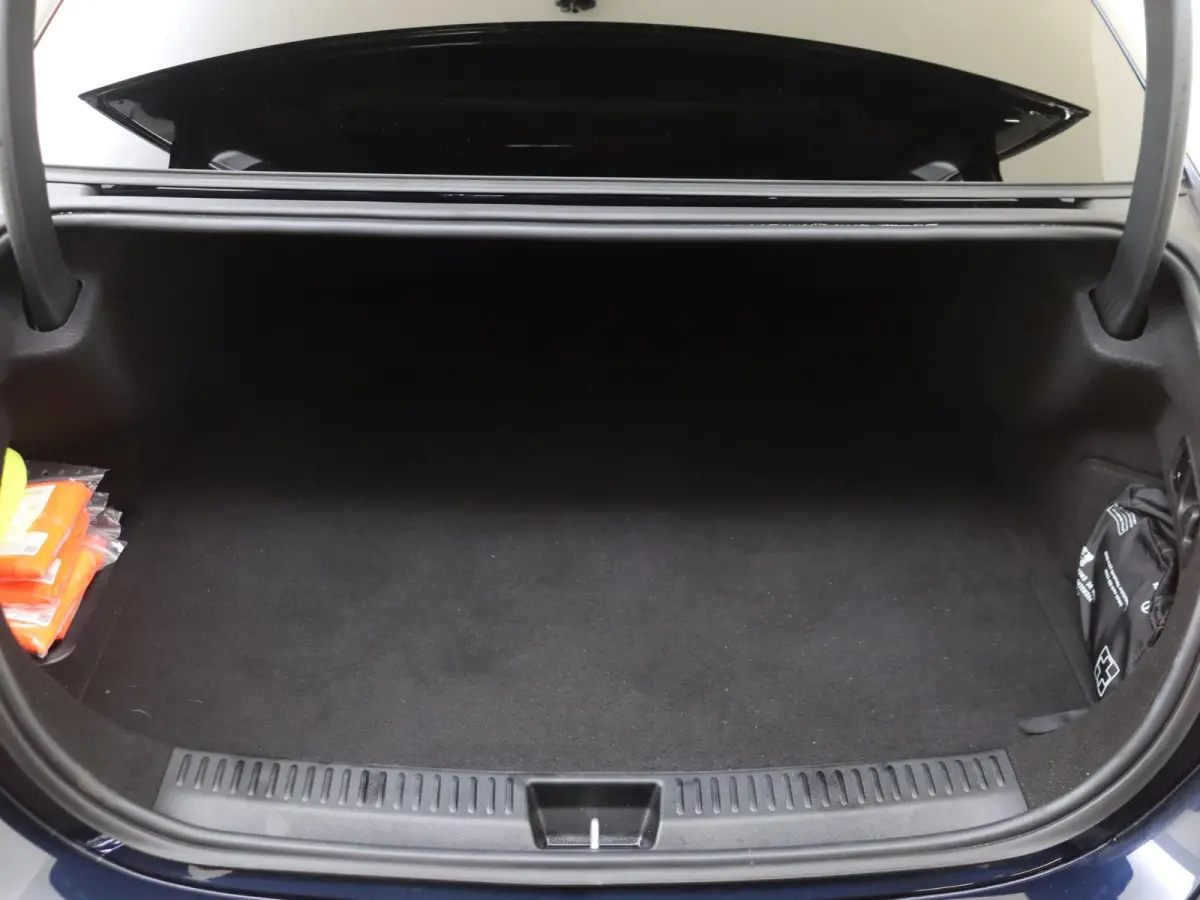 300 e AMG Line / Panoramadak/ SUPERSCREEN/ Burmester 4D/ 360 camera/ Stoelverwarming- & Ventilatie