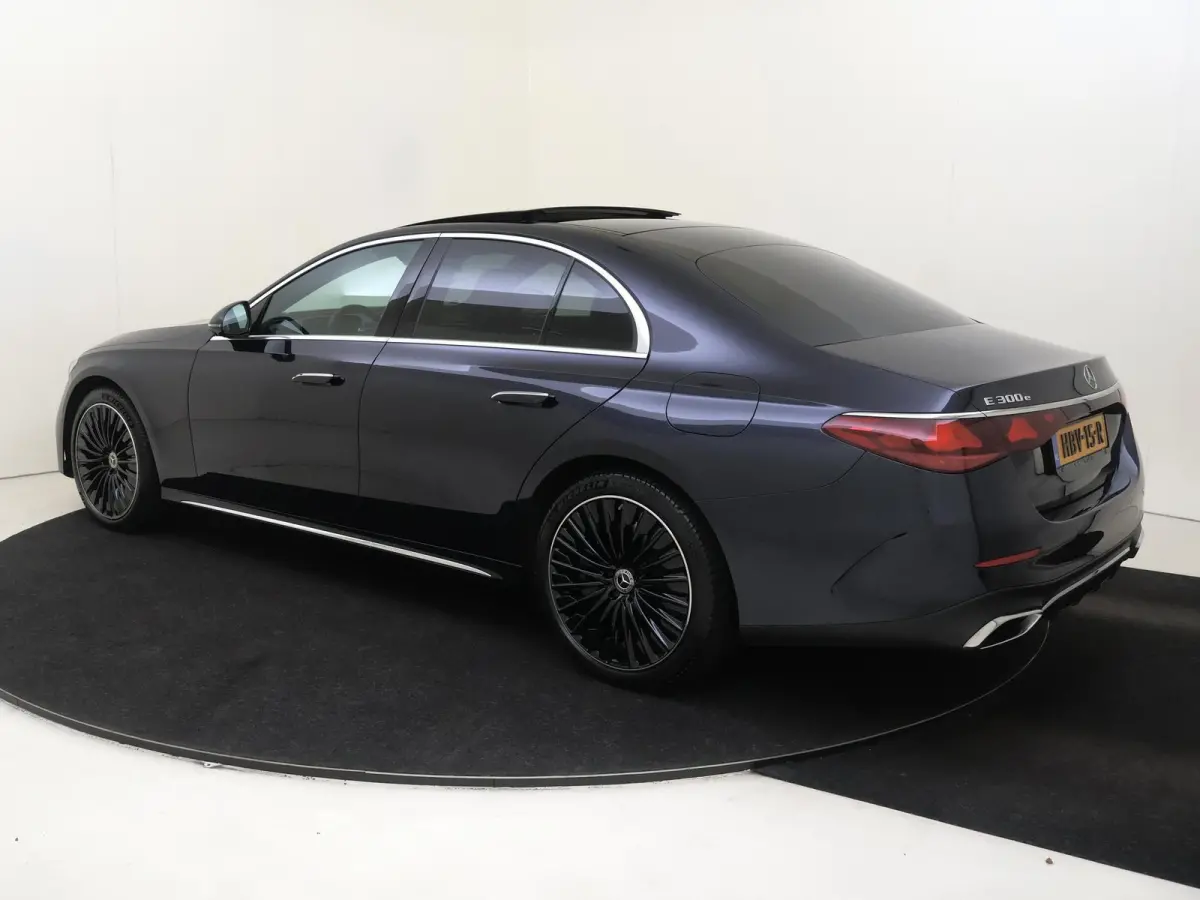 300 e AMG Line / Panoramadak/ SUPERSCREEN/ Burmester 4D/ 360 camera/ Stoelverwarming- & Ventilatie