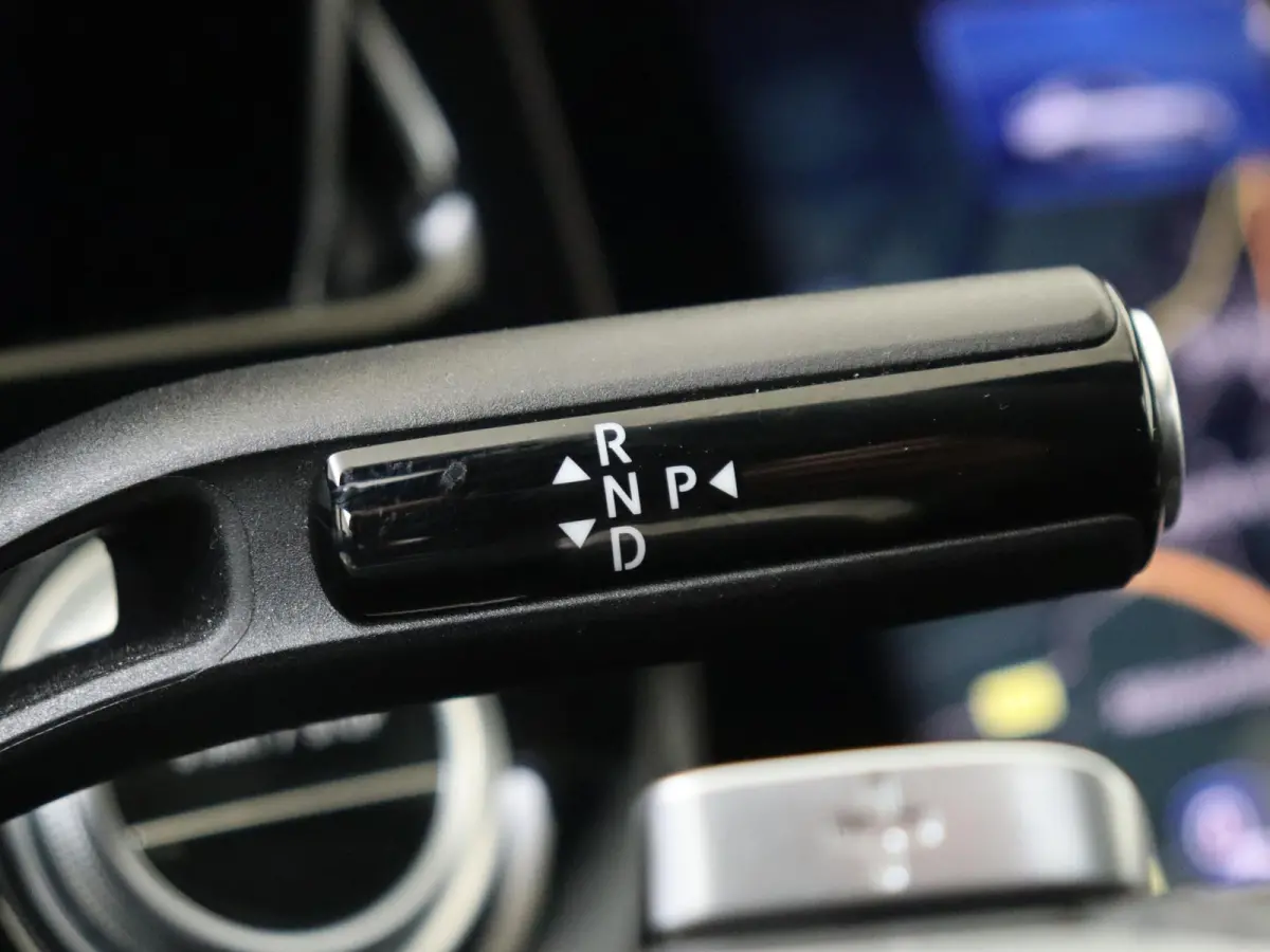 300 e AMG Line / Panoramadak/ SUPERSCREEN/ Burmester 4D/ 360 camera/ Stoelverwarming- & Ventilatie