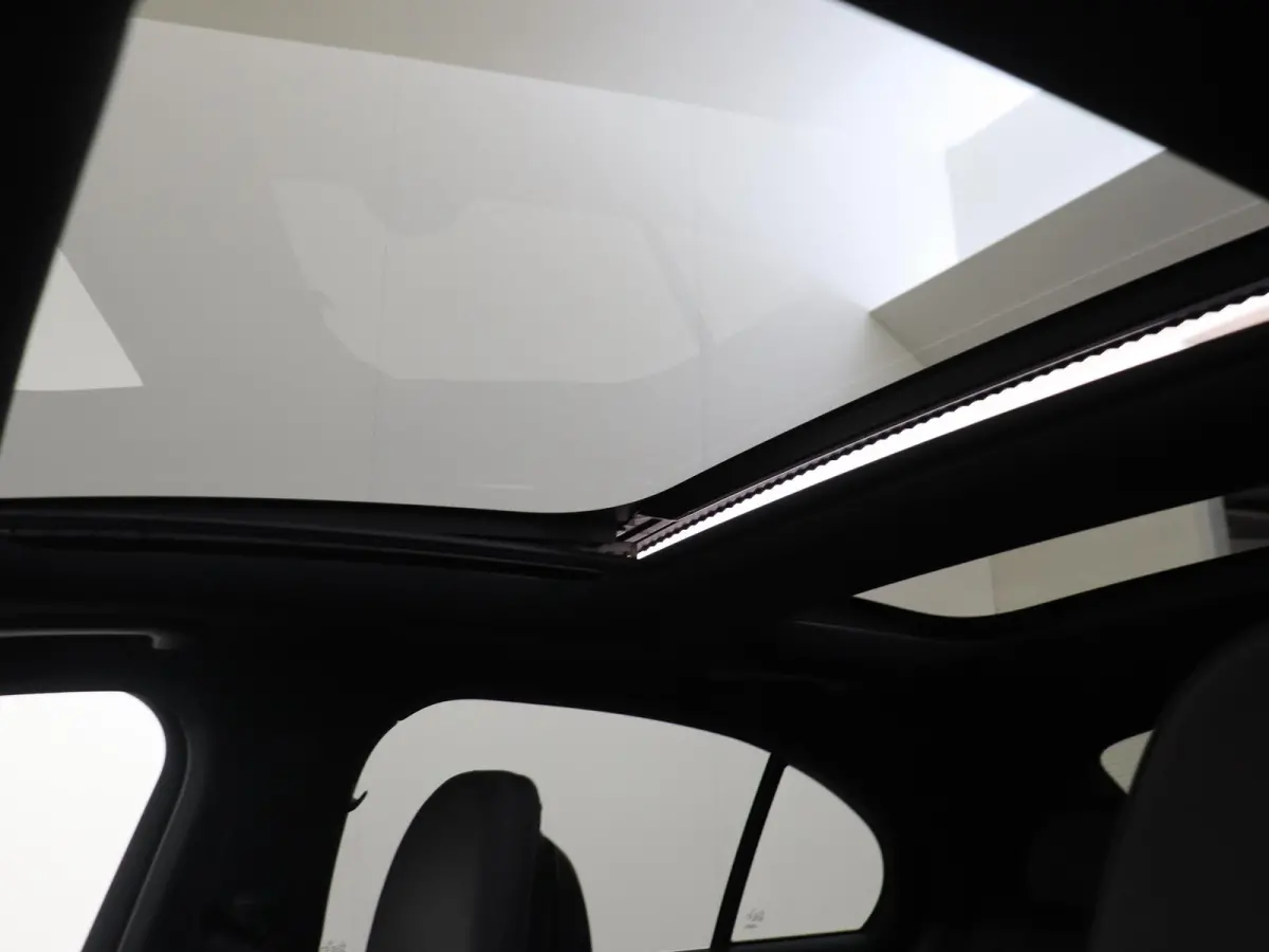 300 e AMG Line / Panoramadak/ SUPERSCREEN/ Burmester 4D/ 360 camera/ Stoelverwarming- & Ventilatie