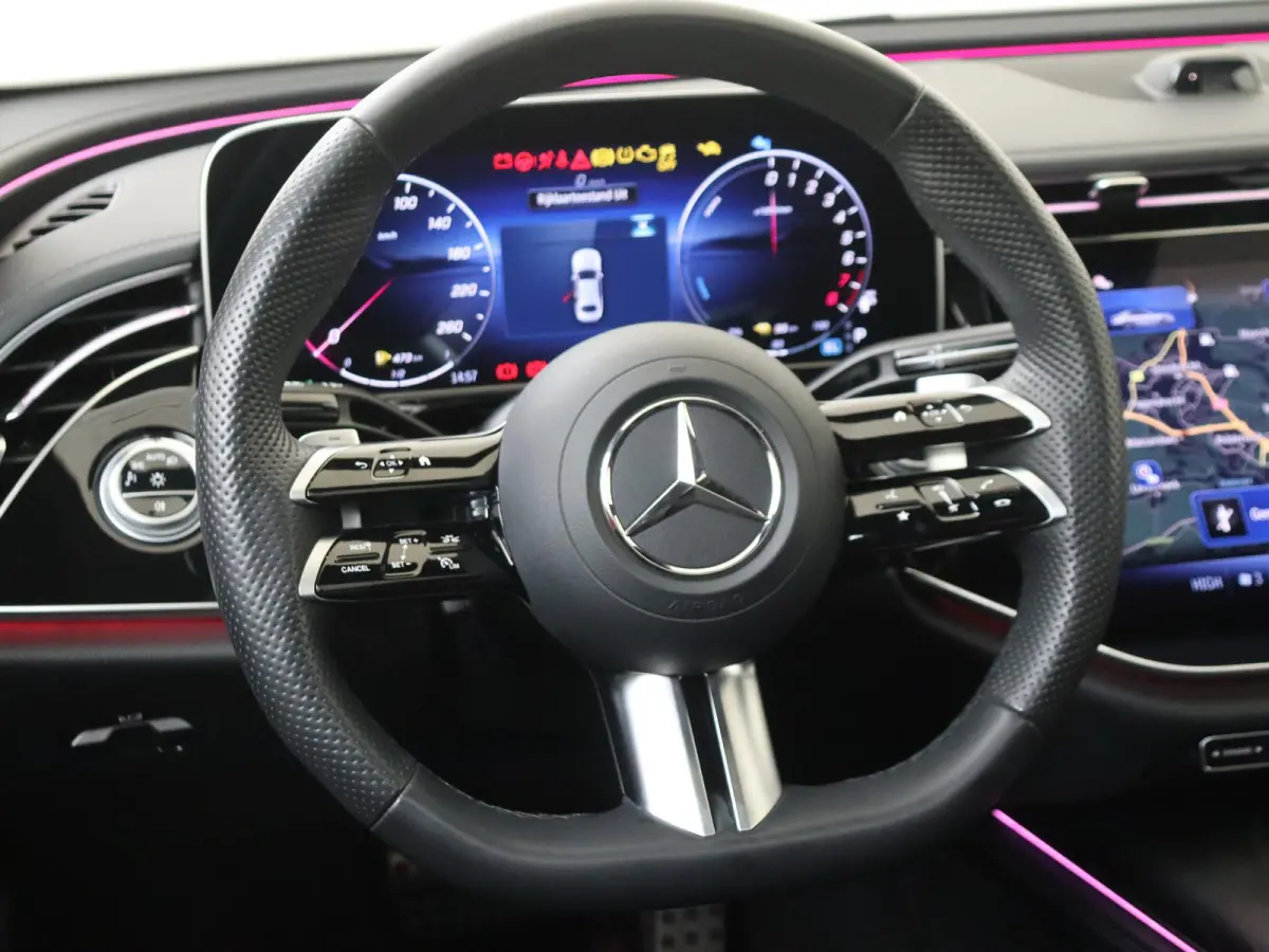 300 e AMG Line / Panoramadak/ SUPERSCREEN/ Burmester 4D/ 360 camera/ Stoelverwarming- & Ventilatie