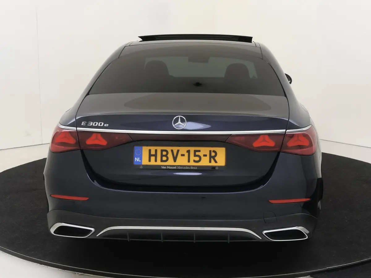 300 e AMG Line / Panoramadak/ SUPERSCREEN/ Burmester 4D/ 360 camera/ Stoelverwarming- & Ventilatie
