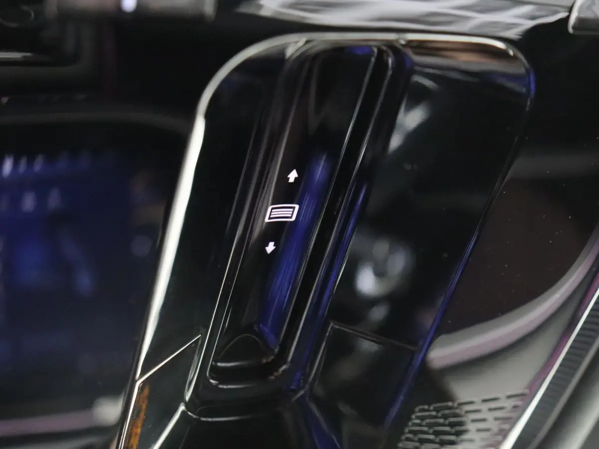 300 e AMG Line / Panoramadak/ SUPERSCREEN/ Burmester 4D/ 360 camera/ Stoelverwarming- & Ventilatie