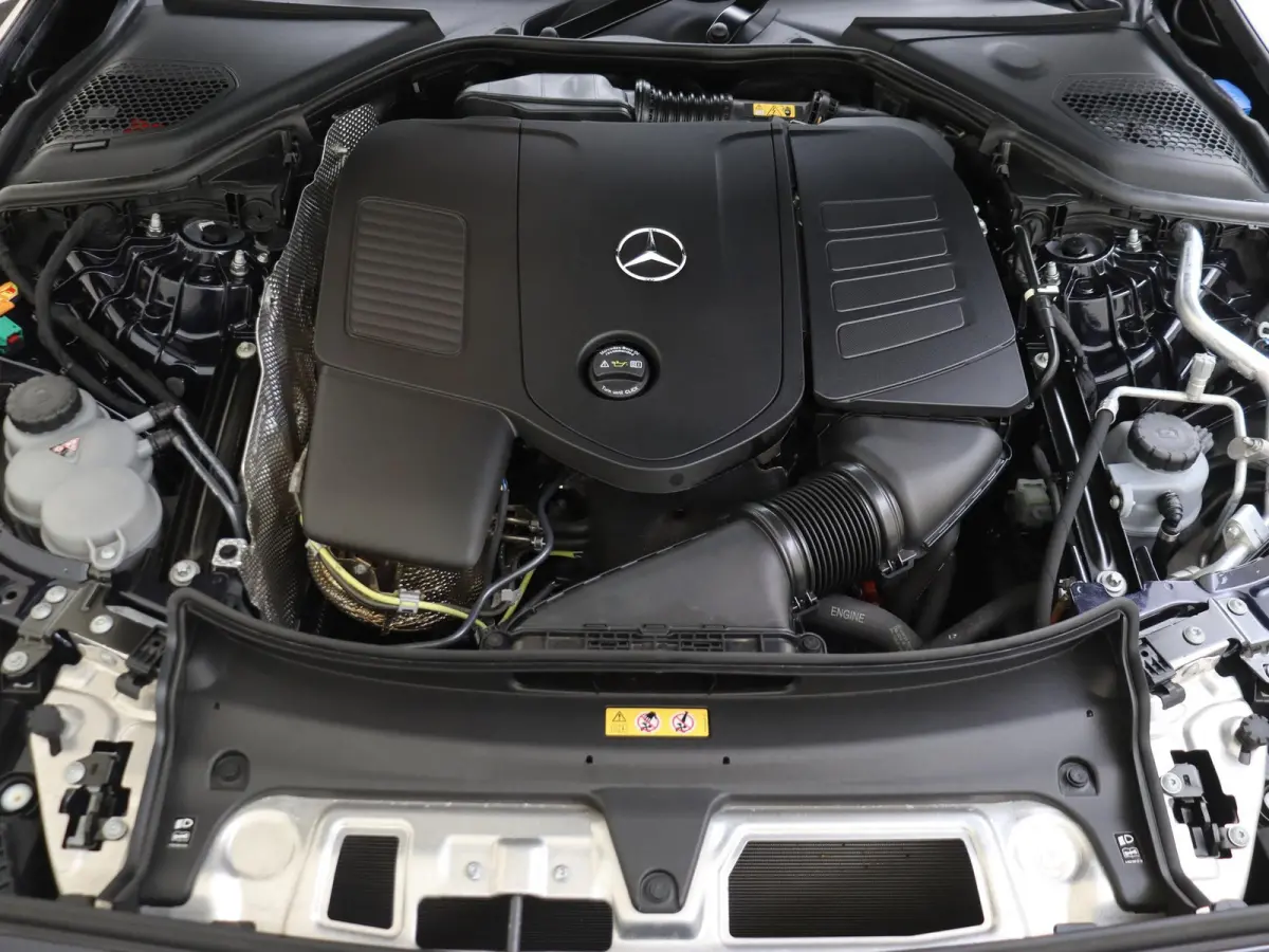 300 e AMG Line / Panoramadak/ SUPERSCREEN/ Burmester 4D/ 360 camera/ Stoelverwarming- & Ventilatie