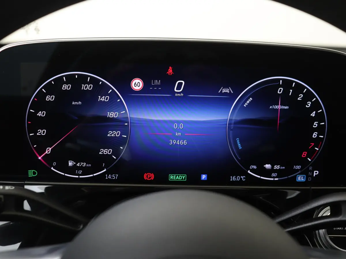 300 e AMG Line / Panoramadak/ SUPERSCREEN/ Burmester 4D/ 360 camera/ Stoelverwarming- & Ventilatie