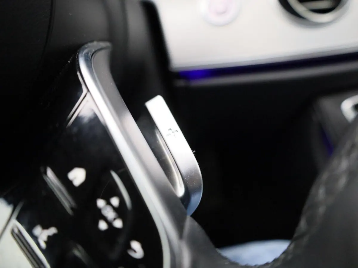 200 AMG Line | ACHTERUITRIJCAMERA | STOELVERWARMING | SFEERVERLICHTING | WIDE SCREEN | ELEKTRISCHE KOFFERKLEP | LEDER | CRUISE CONTROL | CLIMATE CONTROL |