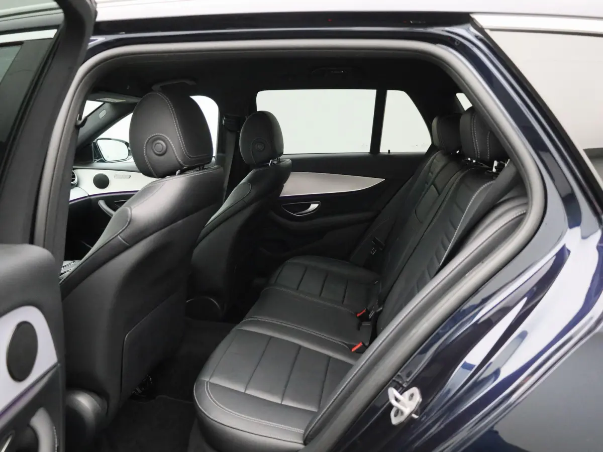 200 AMG Line | ACHTERUITRIJCAMERA | STOELVERWARMING | SFEERVERLICHTING | WIDE SCREEN | ELEKTRISCHE KOFFERKLEP | LEDER | CRUISE CONTROL | CLIMATE CONTROL |