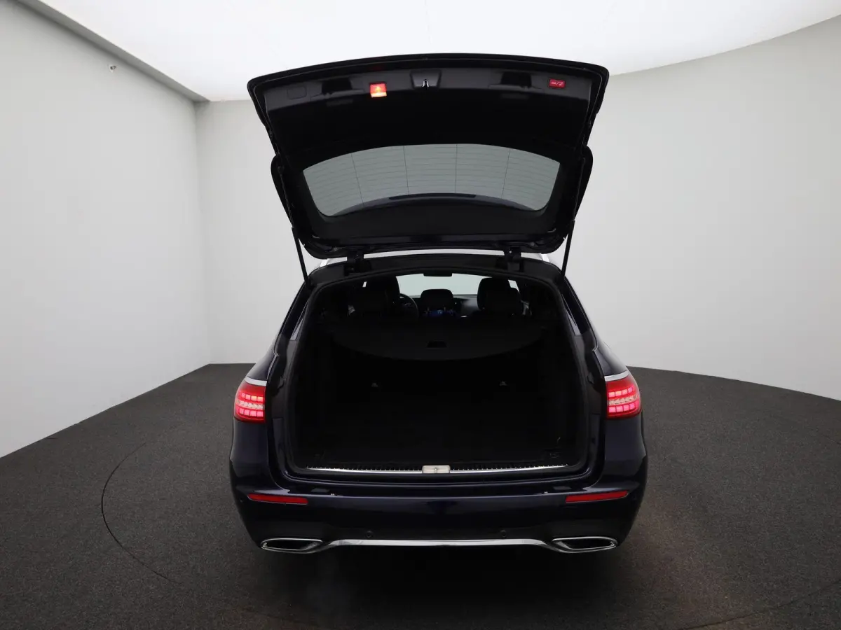 200 AMG Line | ACHTERUITRIJCAMERA | STOELVERWARMING | SFEERVERLICHTING | WIDE SCREEN | ELEKTRISCHE KOFFERKLEP | LEDER | CRUISE CONTROL | CLIMATE CONTROL |