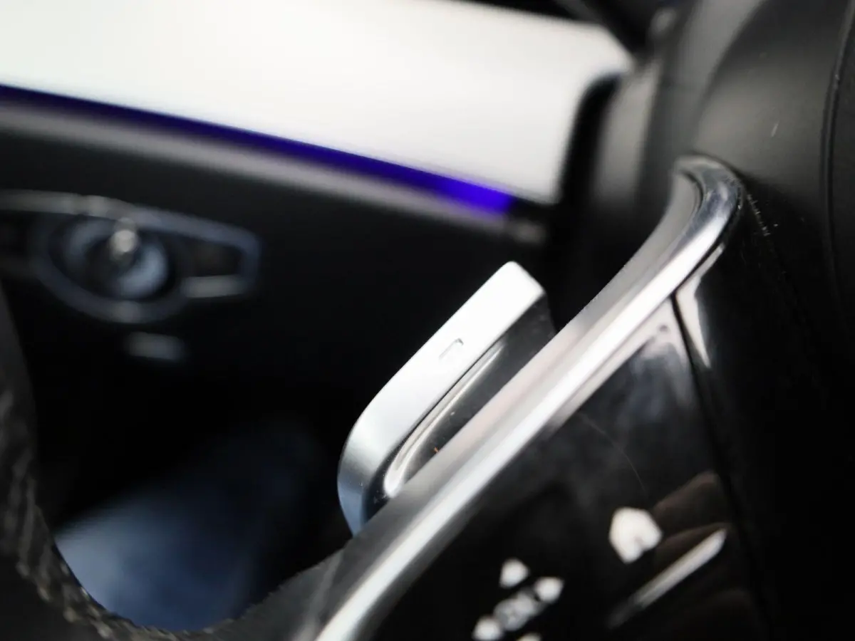 200 AMG Line | ACHTERUITRIJCAMERA | STOELVERWARMING | SFEERVERLICHTING | WIDE SCREEN | ELEKTRISCHE KOFFERKLEP | LEDER | CRUISE CONTROL | CLIMATE CONTROL |