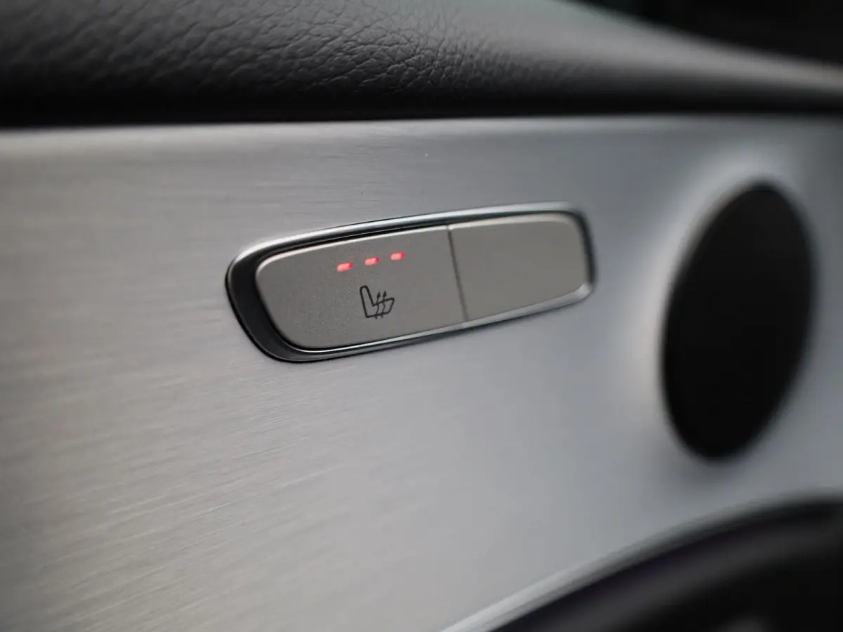 200 AMG Line | ACHTERUITRIJCAMERA | STOELVERWARMING | SFEERVERLICHTING | WIDE SCREEN | ELEKTRISCHE KOFFERKLEP | LEDER | CRUISE CONTROL | CLIMATE CONTROL |