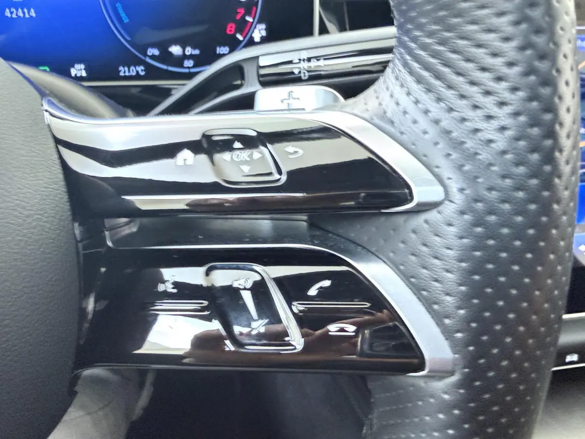 300 e Sport Edition / Panoramadak/ SUPERSCREEN/ 20 inch/ Burmester 4D/