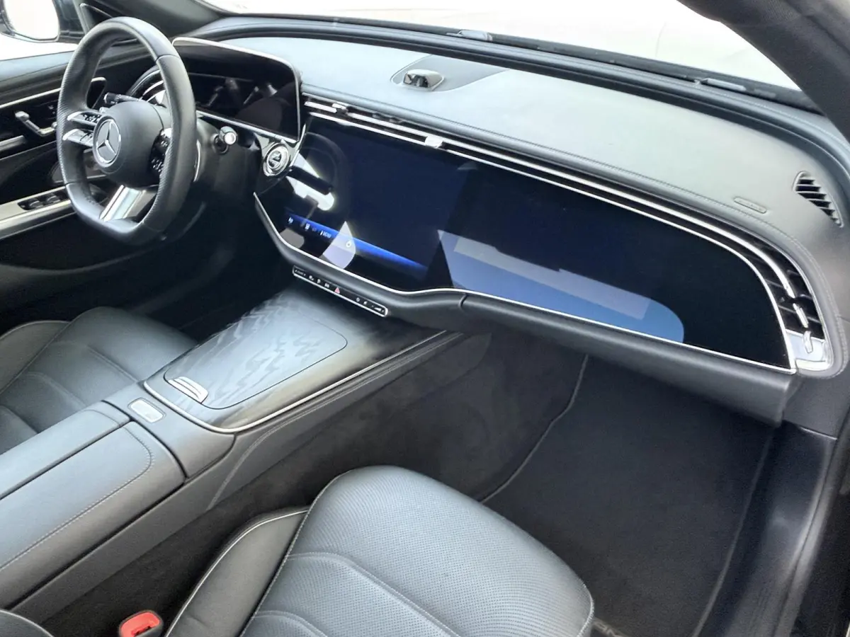 300 e Sport Edition / Panoramadak/ SUPERSCREEN/ 20 inch/ Burmester 4D/