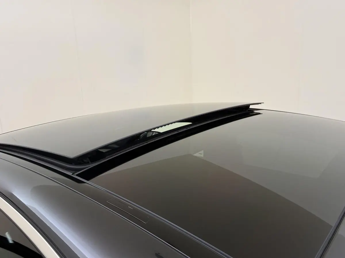 300 e Sport Edition / Panoramadak/ SUPERSCREEN/ 20 inch/ Burmester 4D/