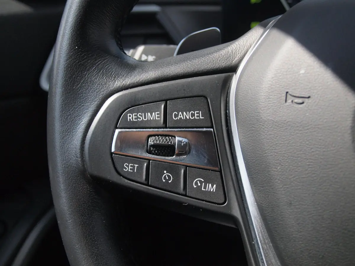 318i | Virtual Cockpit | Facelift Model | Apple Carplay | 19 Inch | NL-Auto |